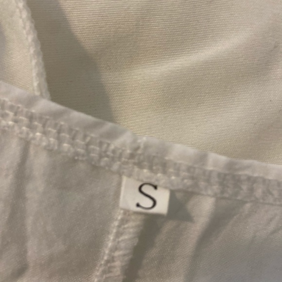 Flowy White Shirt With Tie - Picture 2 of 2